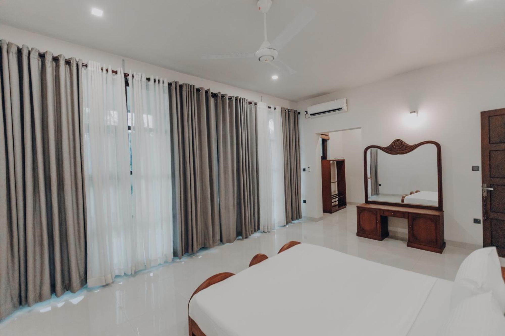 Negombo Heights Bed & Breakfast Wennappuwa Екстериор снимка